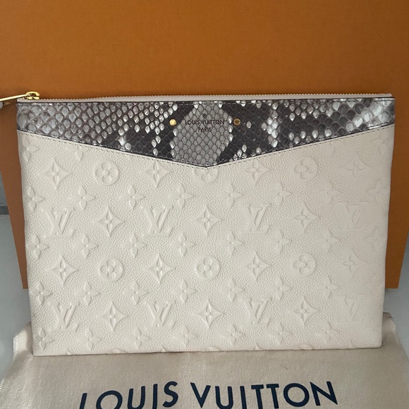 ‼️SOLD‼️New!! Louis Vuitton Python Daily Pouch - Picture 5 of 10